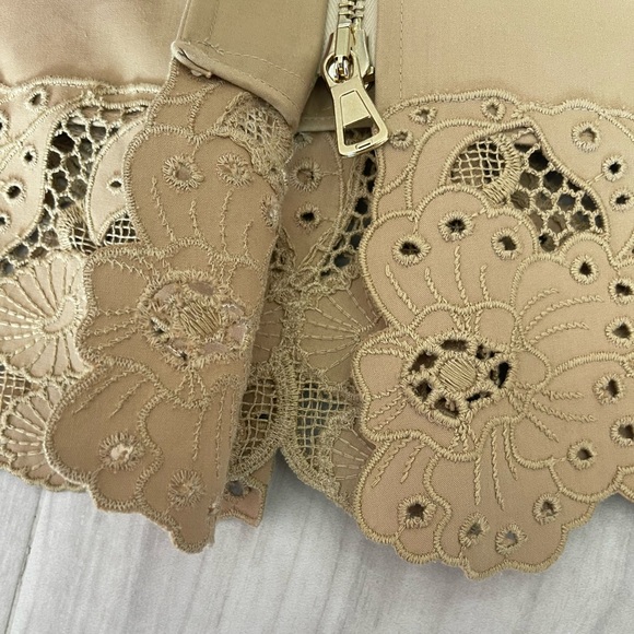 Beautiful Valentino zip up cardigan with lace detail. Size 4 - Picture 5 of 6